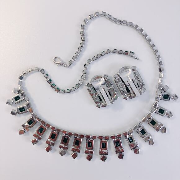 Emerald Green Rhinestone Necklace & Clip Earrings Set Mid Century Revival Parure - Picture 14 of 14